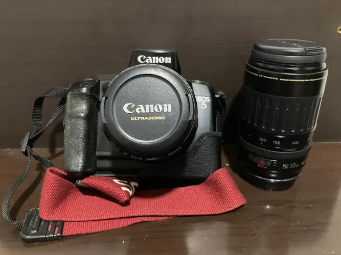 Canon EOS 5 com Lente 28-105mm e 100-300mm