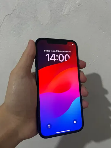 iPhone 12 azul