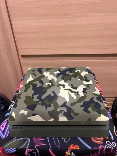 PlayStation 4 Slim - Camuflado 