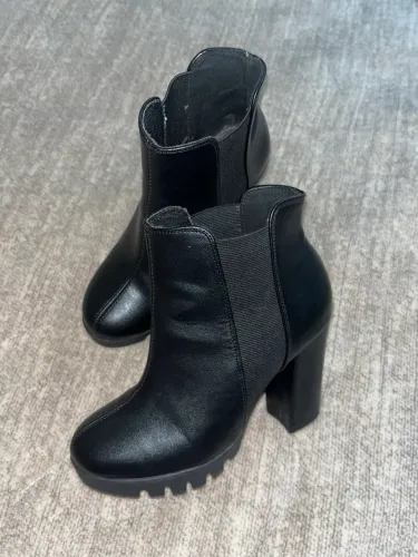 Bota de salto 34