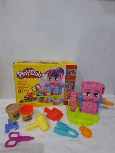 Brinquedo salão de beleza de massinha Playdooh completo
