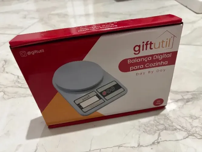 Balança Digital de Cozinha Giftutil até 10kg com Tara - Nova Lacrada