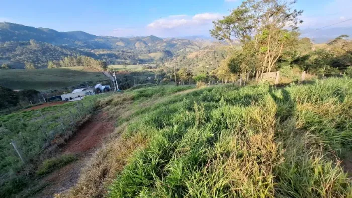 Terreno em Extrema MG - Bairro de Furnas com 989,97M² pronto para construir!