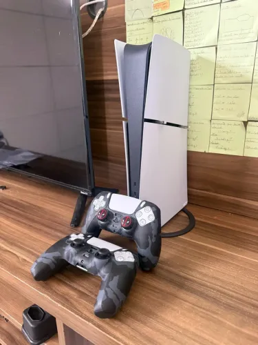 PS5 Slim 825GB 2 controles