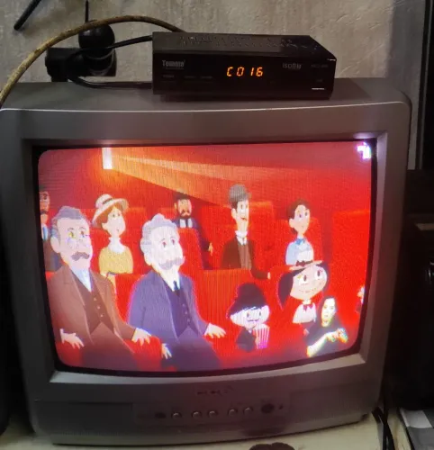 TV de Tubo CCE HPS-1471/ Conversor - Funcionando