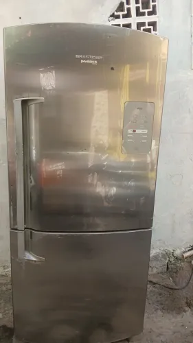 Geladeira bem conservada