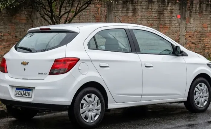 Chevrolet Onix Hatch LT 1.0 8V Flex Power Mec. 4P 2015