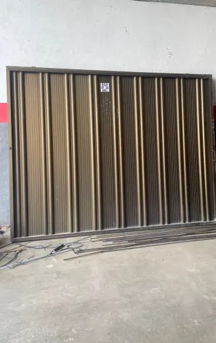 Portão de garagem alumínio 