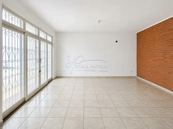 Casa de 360m² com 04 quartos para locação - Jardim América