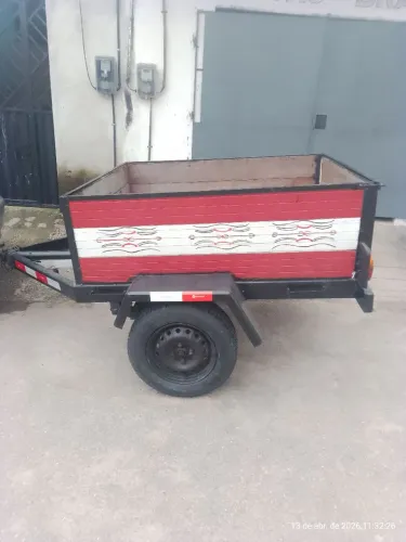REBOQUE DE CARRO DE UM EIXO