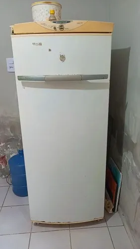 Vendo freezer Brastemp na vertical