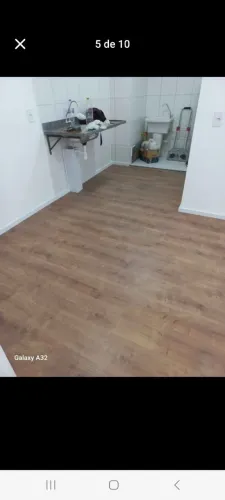 Piso laminado instalado 