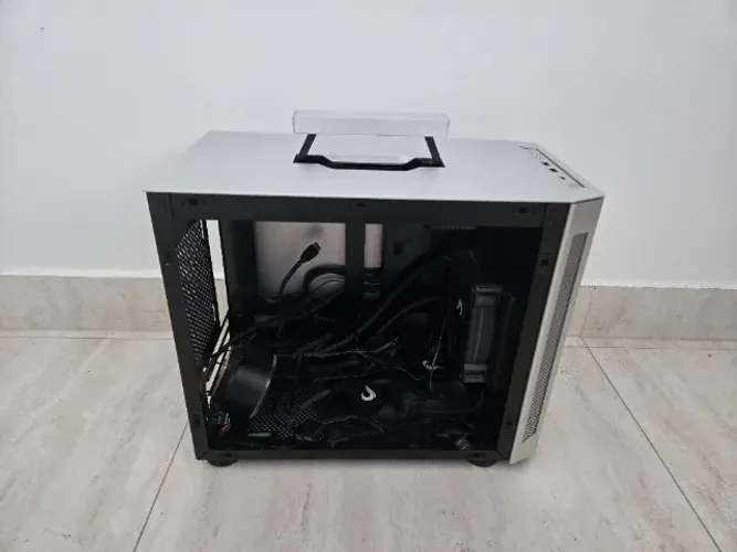 Gabinete Lian Li TU150 + WC + Kit Fans
