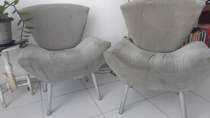 2 poltronas por R$130