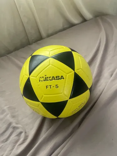 Bola de Futebol Mikasa FT-5 Original FIFA - Amarela/Preta