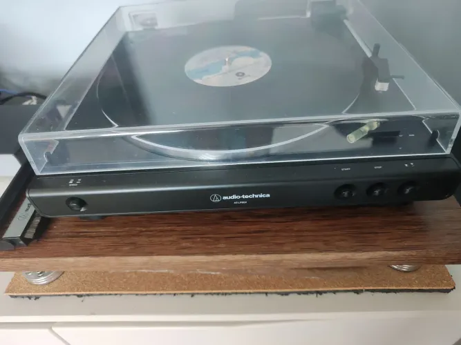 Toca disco Audio Techinca AT-LP60X