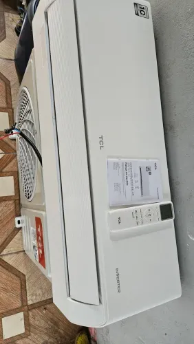 Ar condicionado tcl modelo.novo 12 mil btus .. valor 2200 instalação inclusa