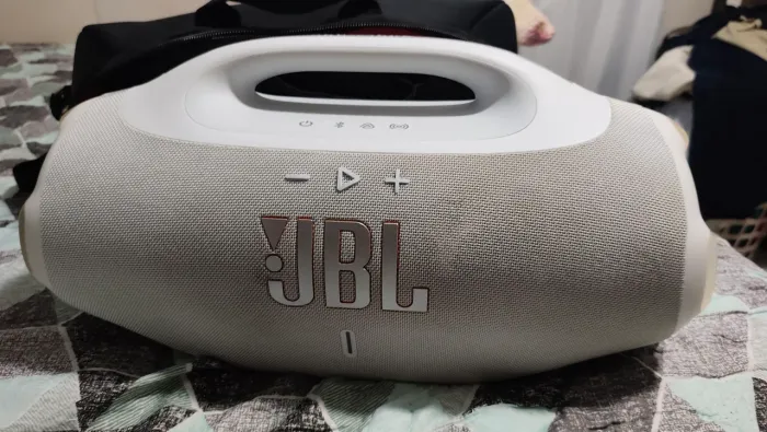 Caixa JBL Bombox 4