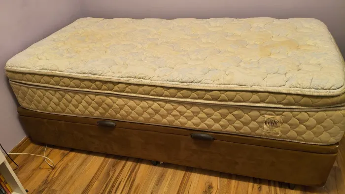 Cama solteirão 