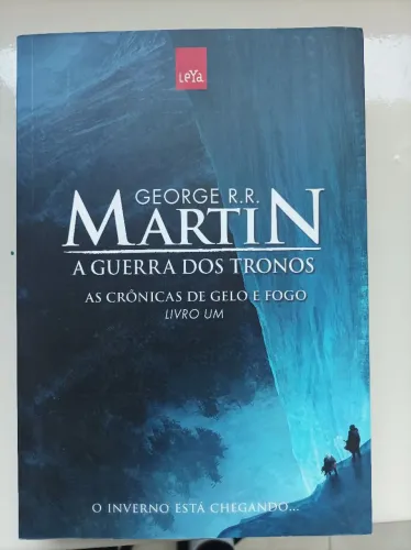 Livro: A Guerra dos Tronos. R$40,00.
