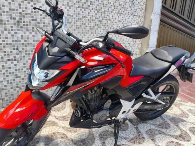 CB Twister 300f Vermelha