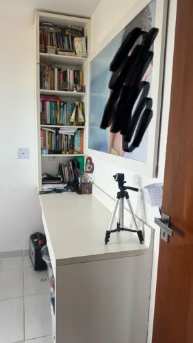 Vendo mesa MDF de primeira qualidade em excelente estado de conservação !