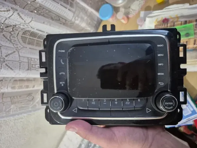 Central Multimídia Original Fiat Uconnect 5" + Moldura Painel (Fiat Toro/Argo/Cronos) - Ac