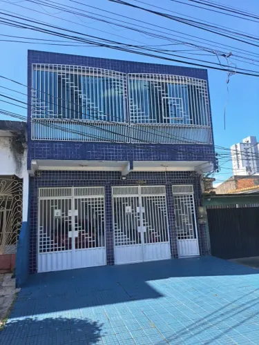 Vendo excelente casa de 2 pavimentos no bairro da Pedreira 