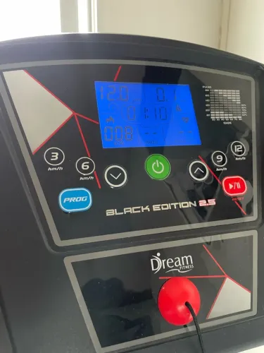 Esteira Elétrica Dream Fitness Black Edition 2.5 - 12 km/h