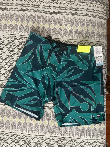 Short BILLABONG novo