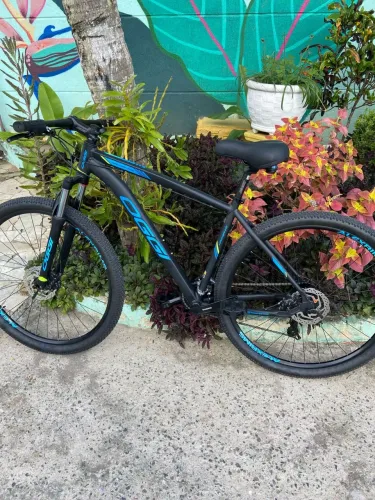 Vende-se Bicicleta MTB OGGI Hacker HDS 29, modelo OGGI Hacker HDS 24V, na cor azul/preto