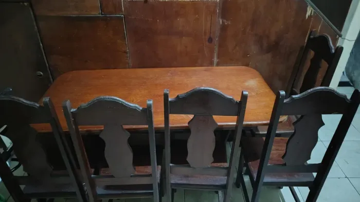 Mesa de jantar com cadeiras