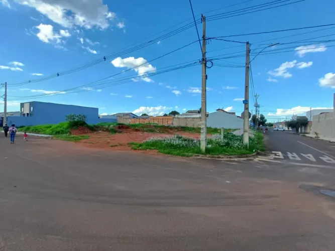 Terreno disponível para venda no bairro Residencial Integração em Uberlândia-MG