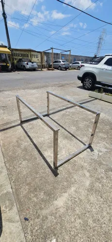 Mesa inox com suporte pra 03 vidros