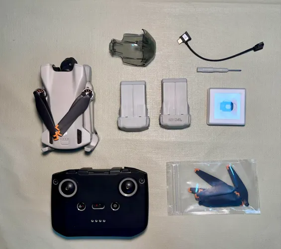Drone DJI Mini 3 + 2 Baterias + Filtro Lente + MicroSD 256 GB + Bolsa