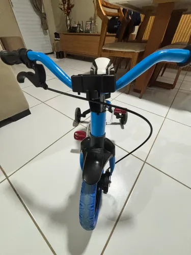 Bicicleta infantil menino