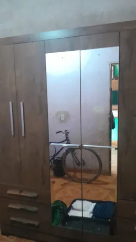 Quarda roupa de 6 porta