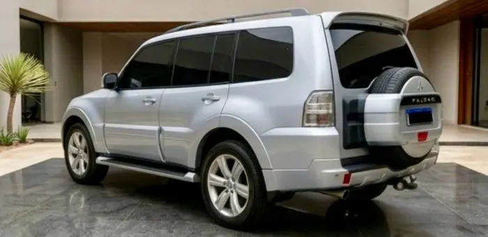 Mitsubishi Pajero HPE Full 3.2 4X4 T.i.dies. 5P AUT 2013