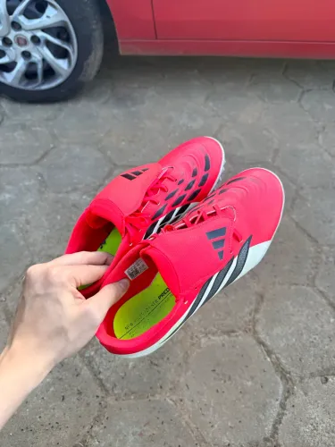 Chuteira Adidas Predator 