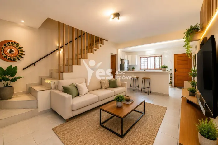 Casa com Quintal Privativo e 3 Dormitórios para Locação no Jardim Bela Vista REF: 20337