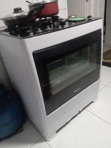 Fogão com avarias