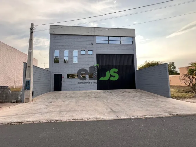 Barracão COMERCIAL/INDUSTRIAL, 330m² para locação por R$8.500,00 - Jardim do Paço - Soroca