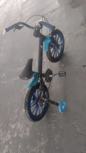 vendo uma bicicleta infantil