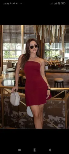 Lindo vestido vinho