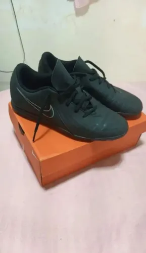 Chuteira society Nike Phantom