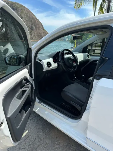 Volkswagen Up! Black/white/red 1.0 T. Flex 12V 5P 2015
