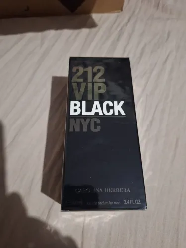 Perfume 212 vip Black 