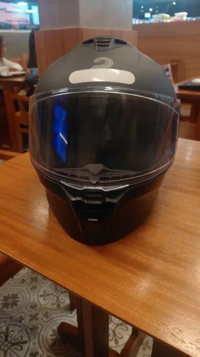 Capacete Race Tech fechado preto. Tamanho 56