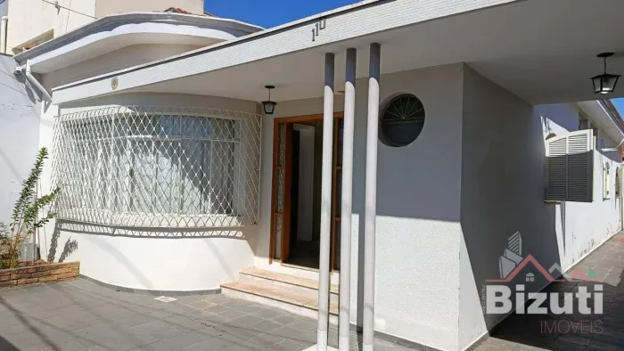ótima casa para locação próxima ao mercadão Vianelo