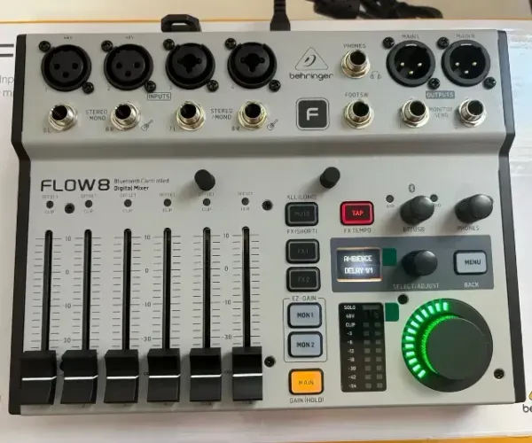 Mixer Flow8 Usb Bluetooth Digital Behringer
